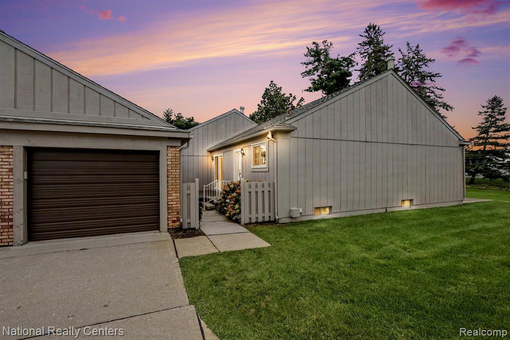 12486 Cambridge 10 Mile and Rushton — photo