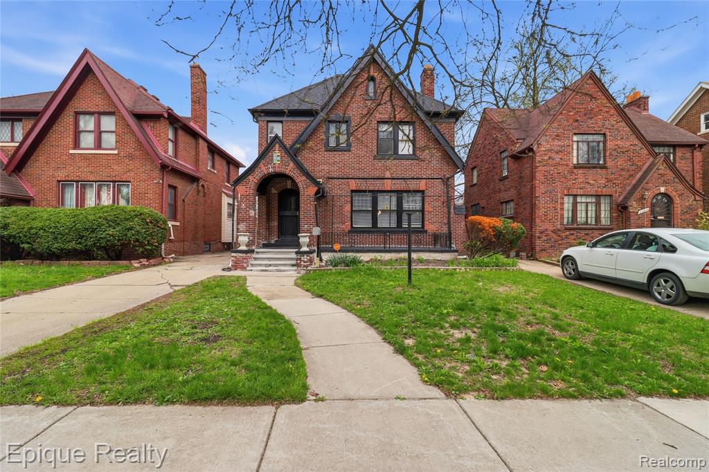 4277 Fullerton Street — photo