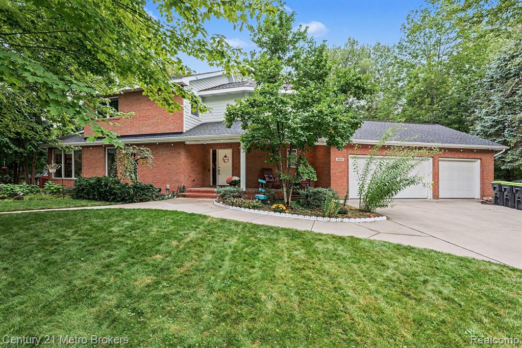 6003 Evergreen Street — photo