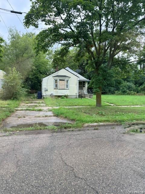136 E McClellan Street, Flint, MI 48505 — photo 2