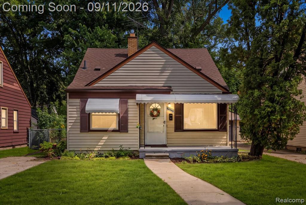 24300 Cloverlawn Street — photo