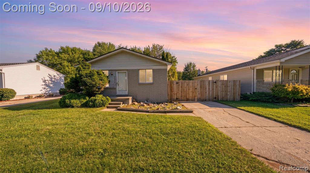 24935 Trombley Street — photo