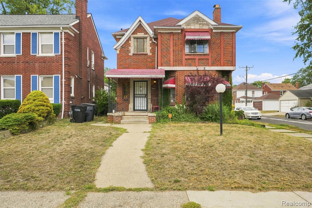 18719 Roselawn Street — photo