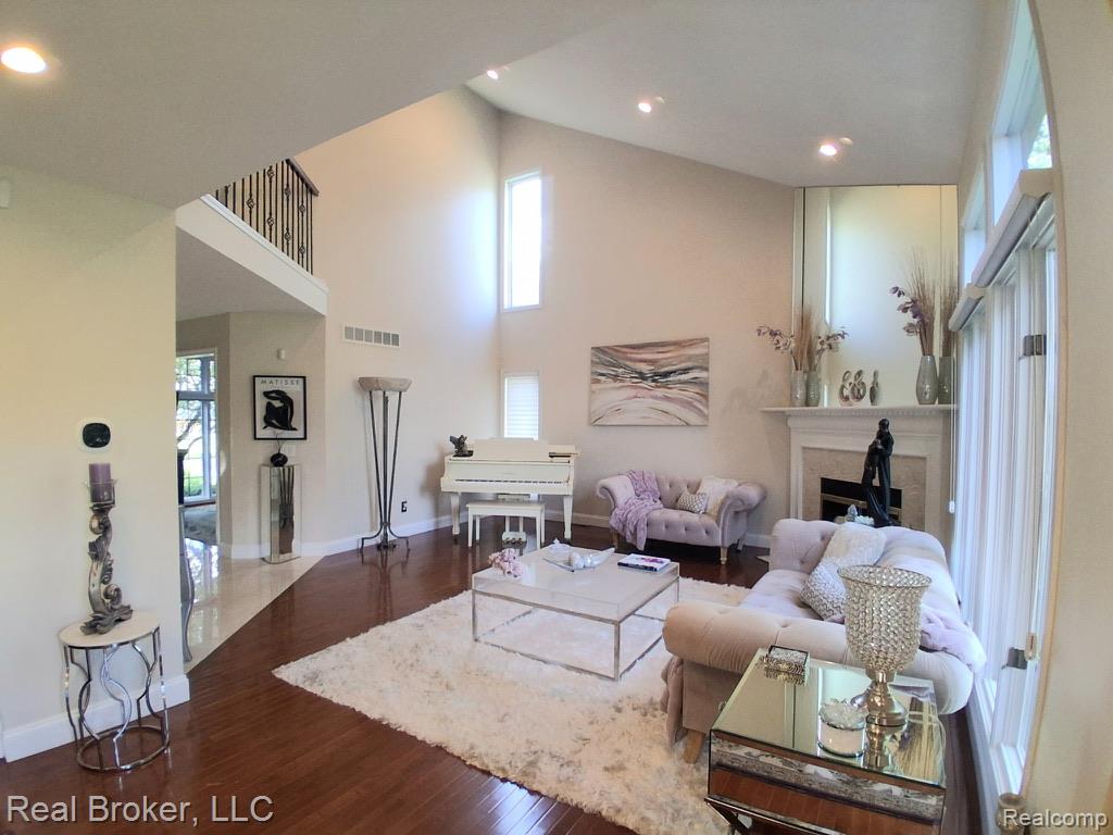 37814 Avon Lane — photo