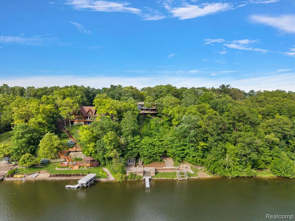 7291 Parkwood Drive — photo