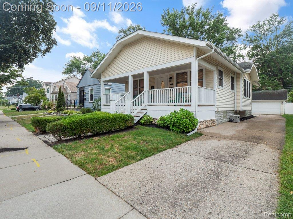 332 E Maplehurst Street — photo