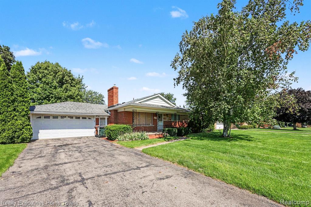 4331 Montgomery Drive — photo