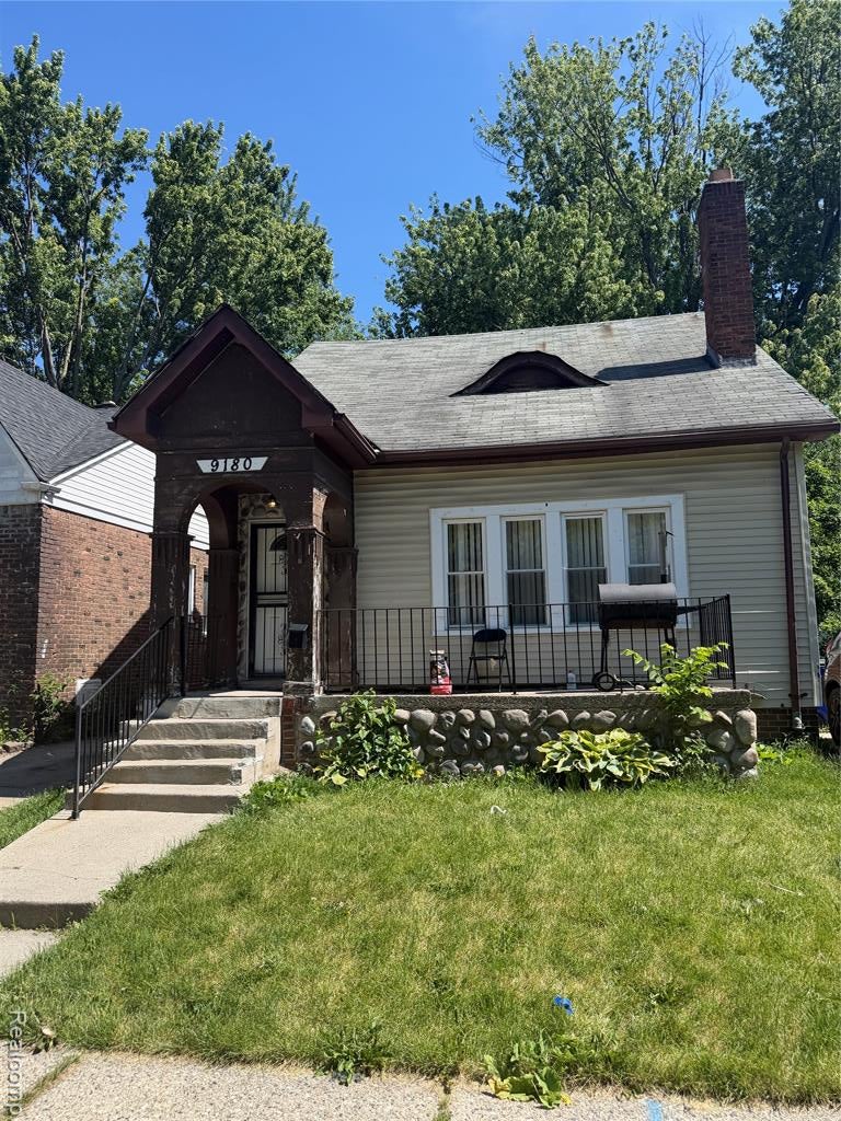 9180 Devonshire Road — photo