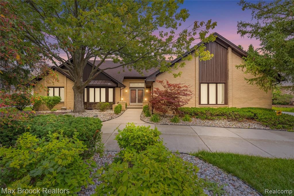 4418 Pinehurst Drive — photo