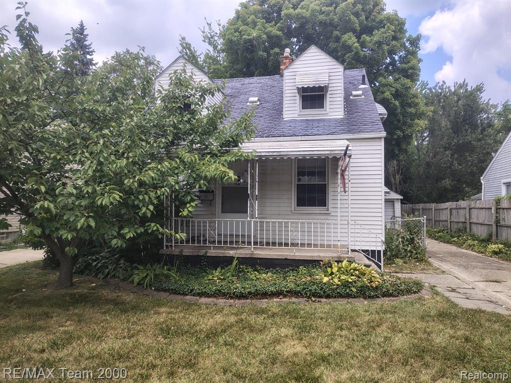 19131 Elkhart Street — photo