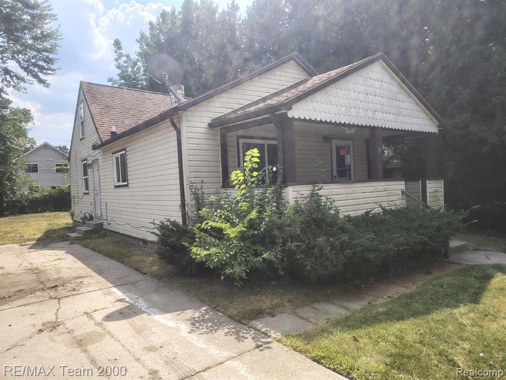 20890 Ridgemont Road, Harper Woods, MI 48225 — photo 2