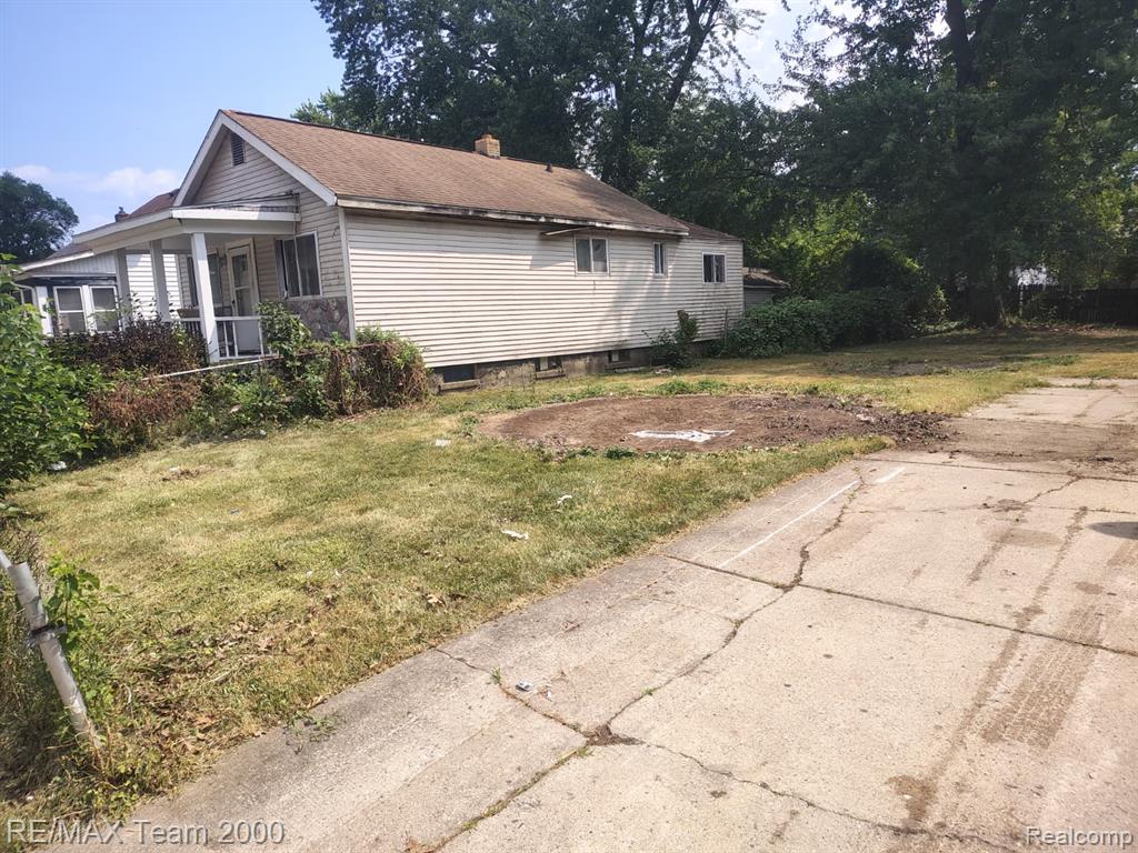 20890 Ridgemont Road, Harper Woods, MI 48225 — photo 3