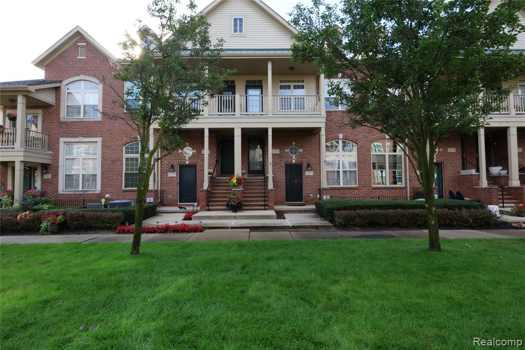 129 E Bay Drive — photo