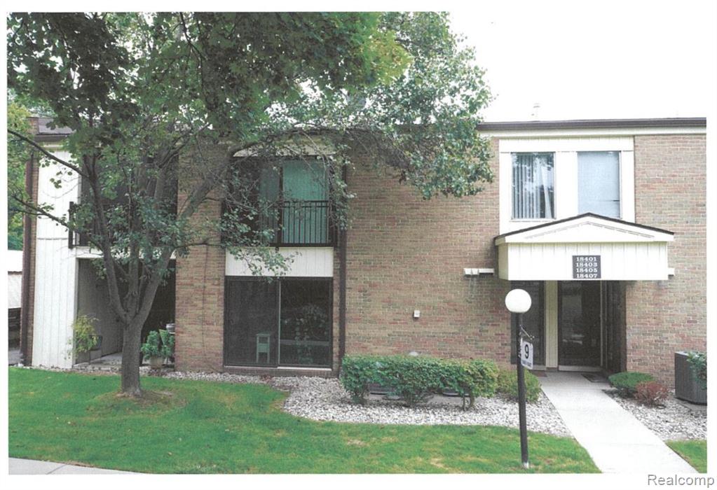18403 University Park Drive — photo