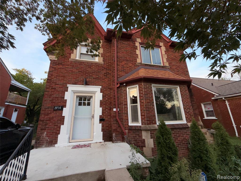3914 Balfour Road — photo