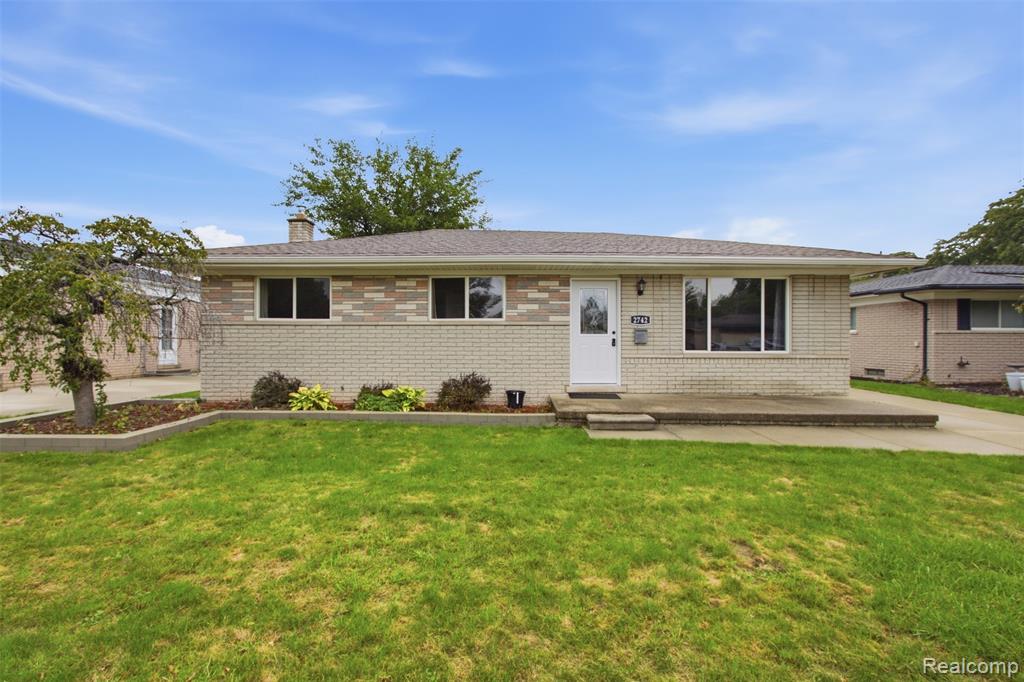 2742 Downey Drive — photo