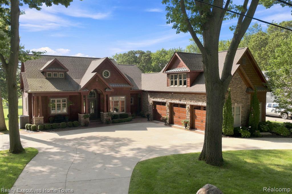 2829 Riverside Drive, Port Huron, MI 48060 — photo 2