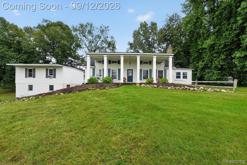 1205 W Oakwood Road — photo