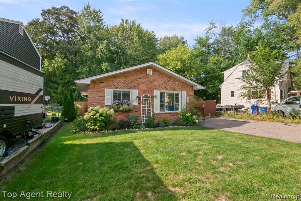 1200 Bangor Road — photo