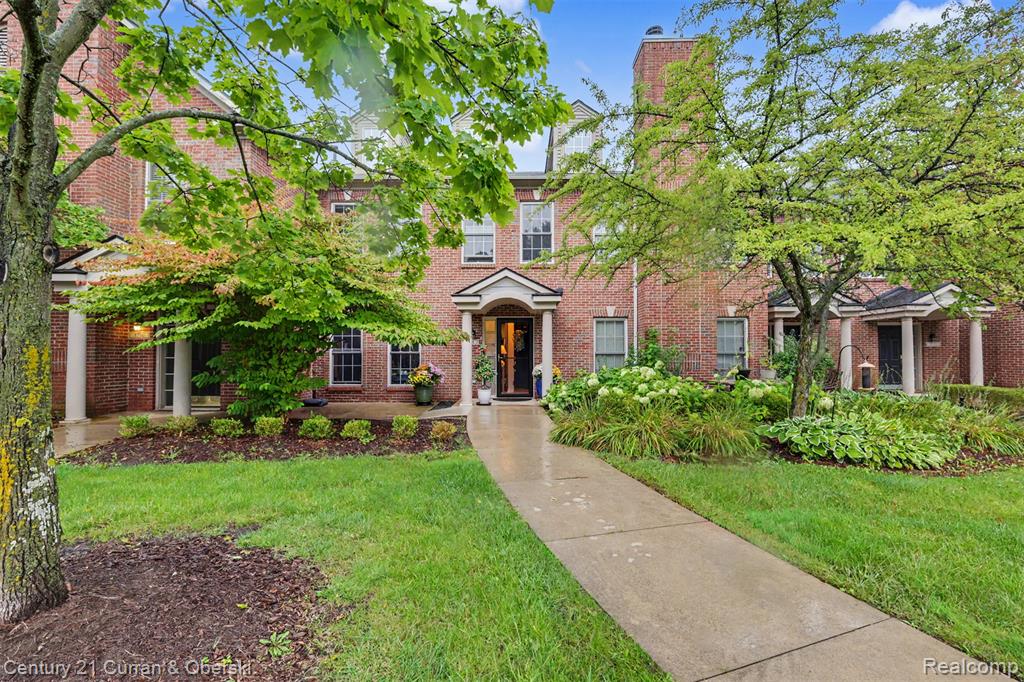 5754 Hampshire Lane — photo