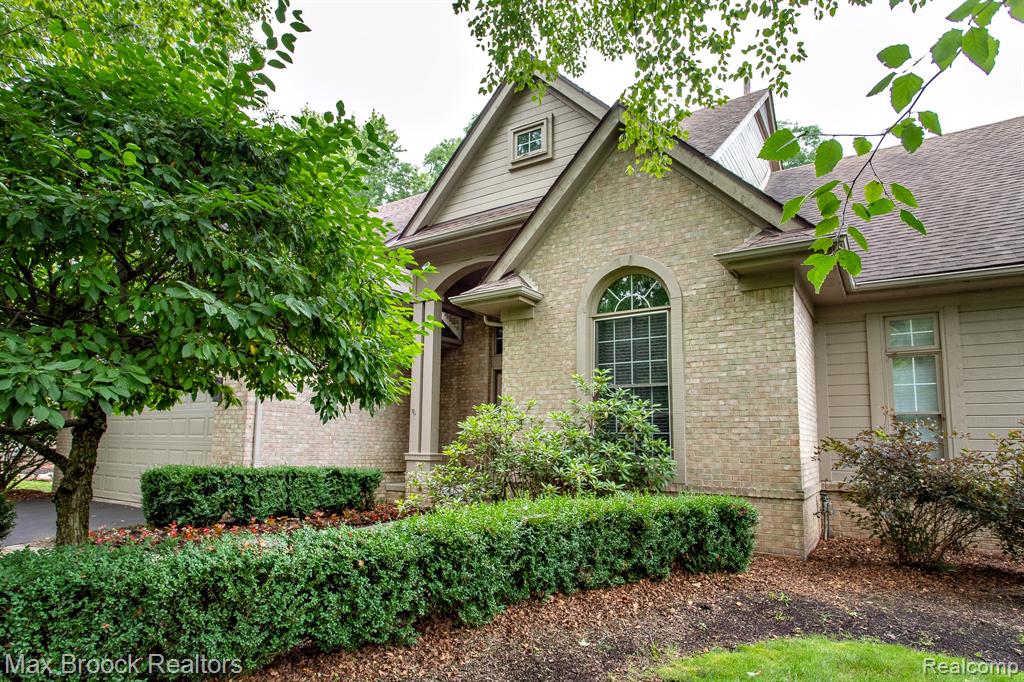 4741 Woodbine Circle — photo