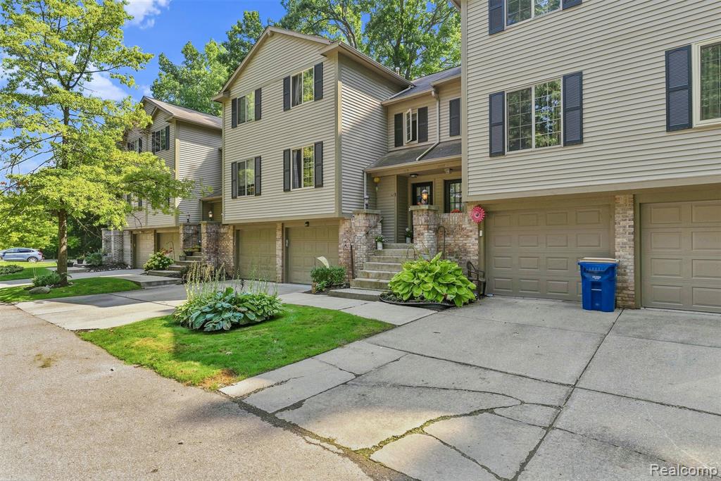 7109 Colonial Oaks Drive — photo
