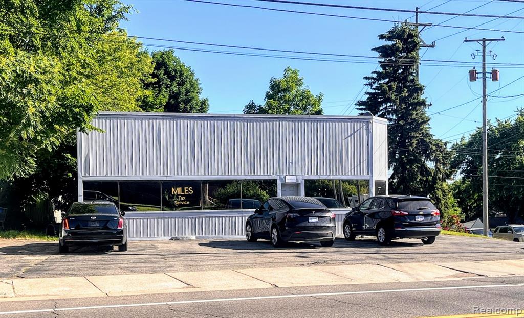2406 Corunna Road — photo