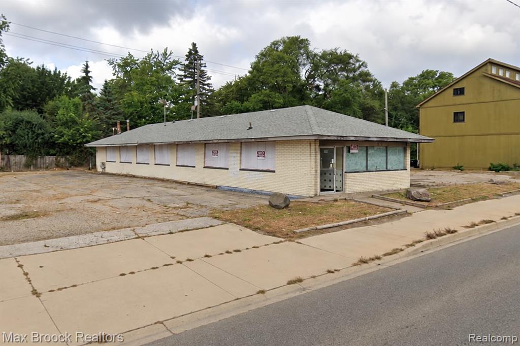 284 S Telegraph Road — photo