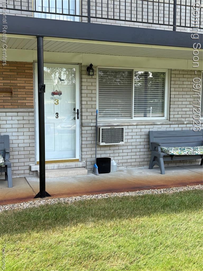 26945 W Milford Road 3 — photo