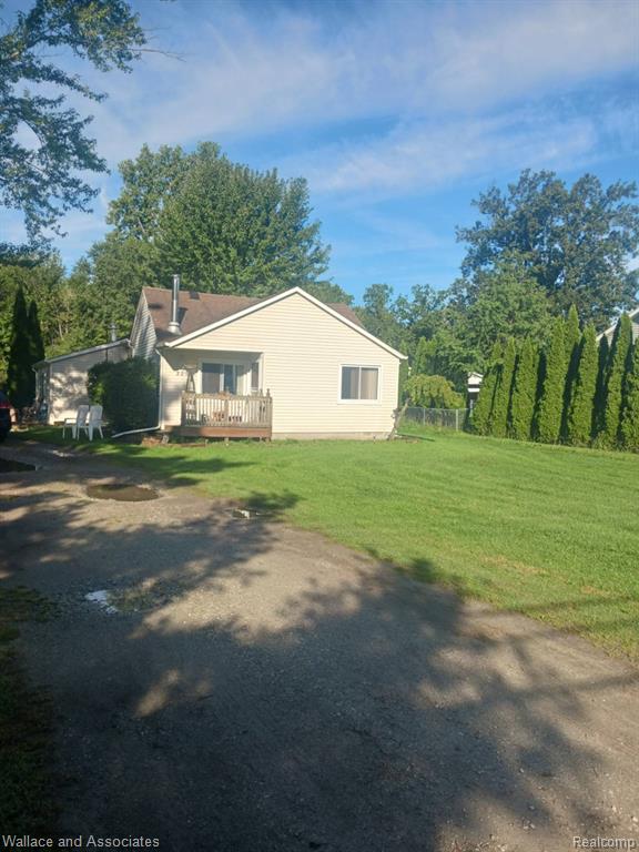 229 Pickford Road — photo