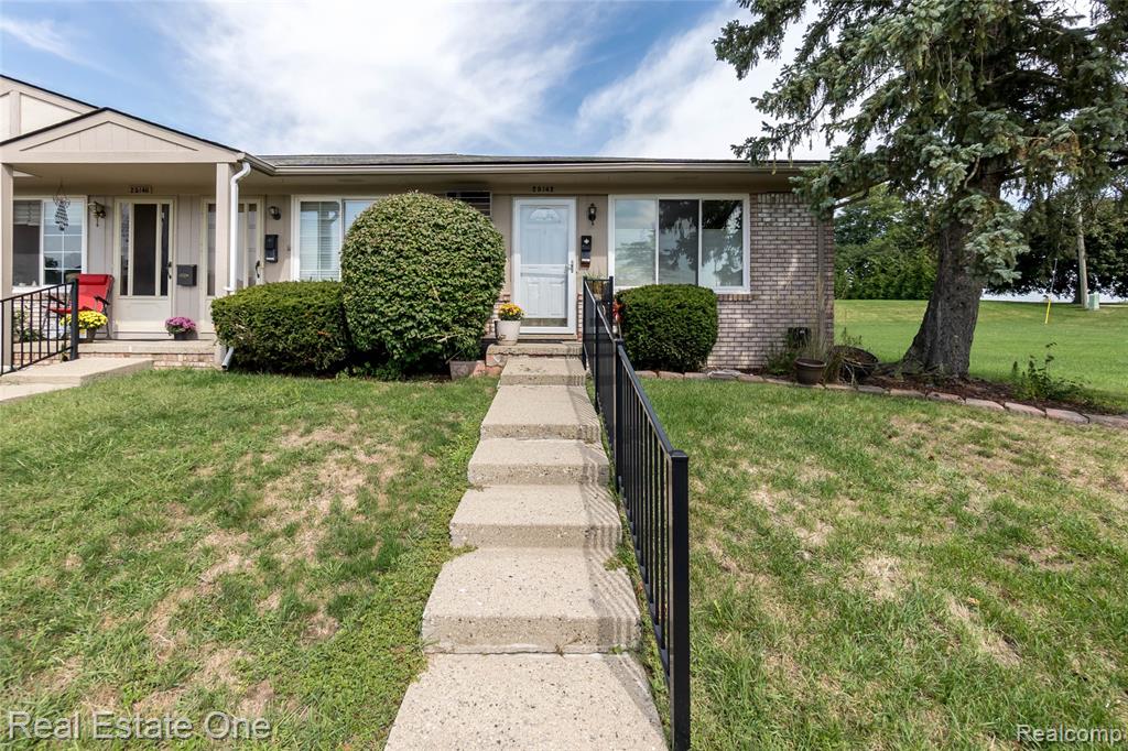 25142 Franklin Terrace 8 — photo