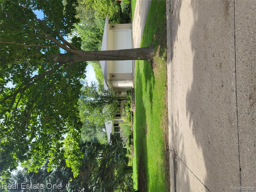 6039 Walker Drive — photo