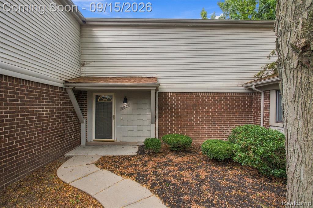 29638 Farmbrook Villa Court, Southfield, MI 48034 — photo 2