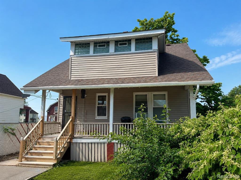6056 Maxwell Street — photo