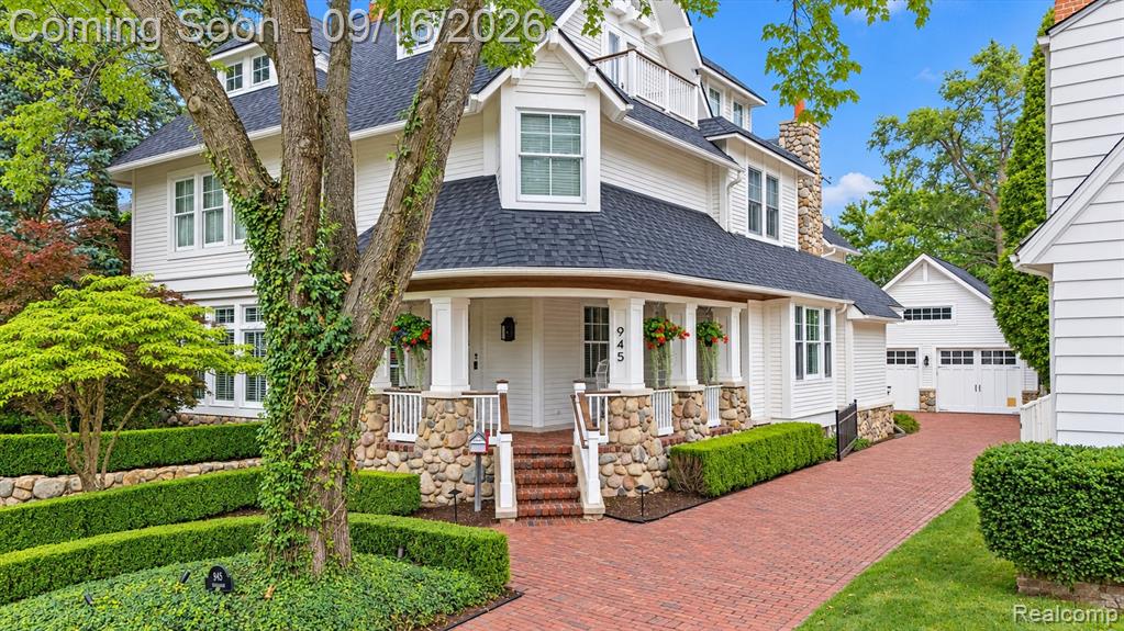 945 Henrietta Street — photo