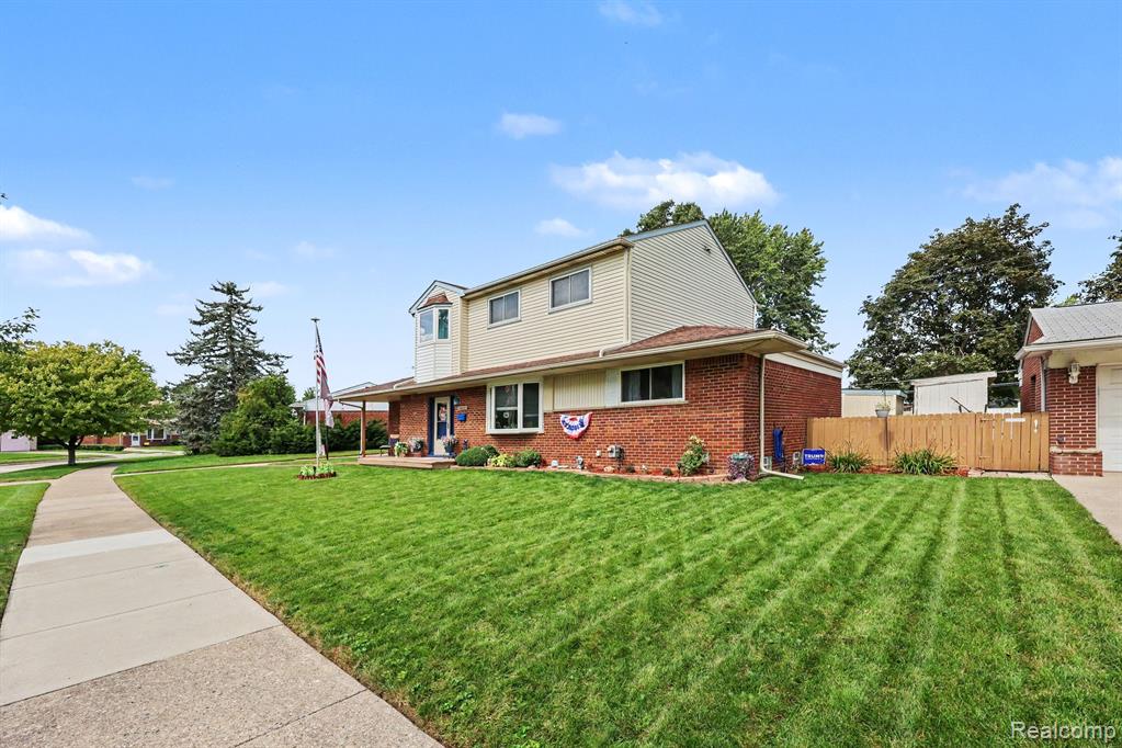 18237 Davidson, Fraser, MI 48026 — photo 3