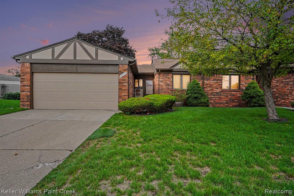 4967 N Grand Oaks Drive — photo