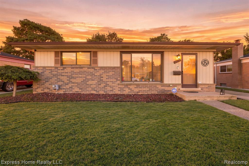 31719 Newport Drive — photo