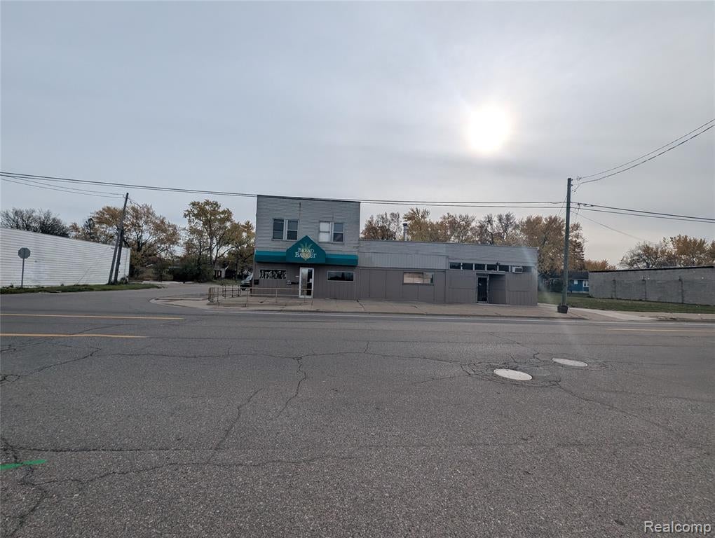 3001 Corunna Road — photo