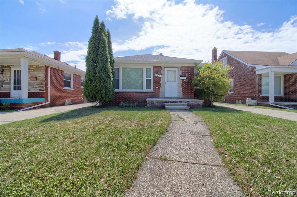 17084 Stricker Avenue — photo