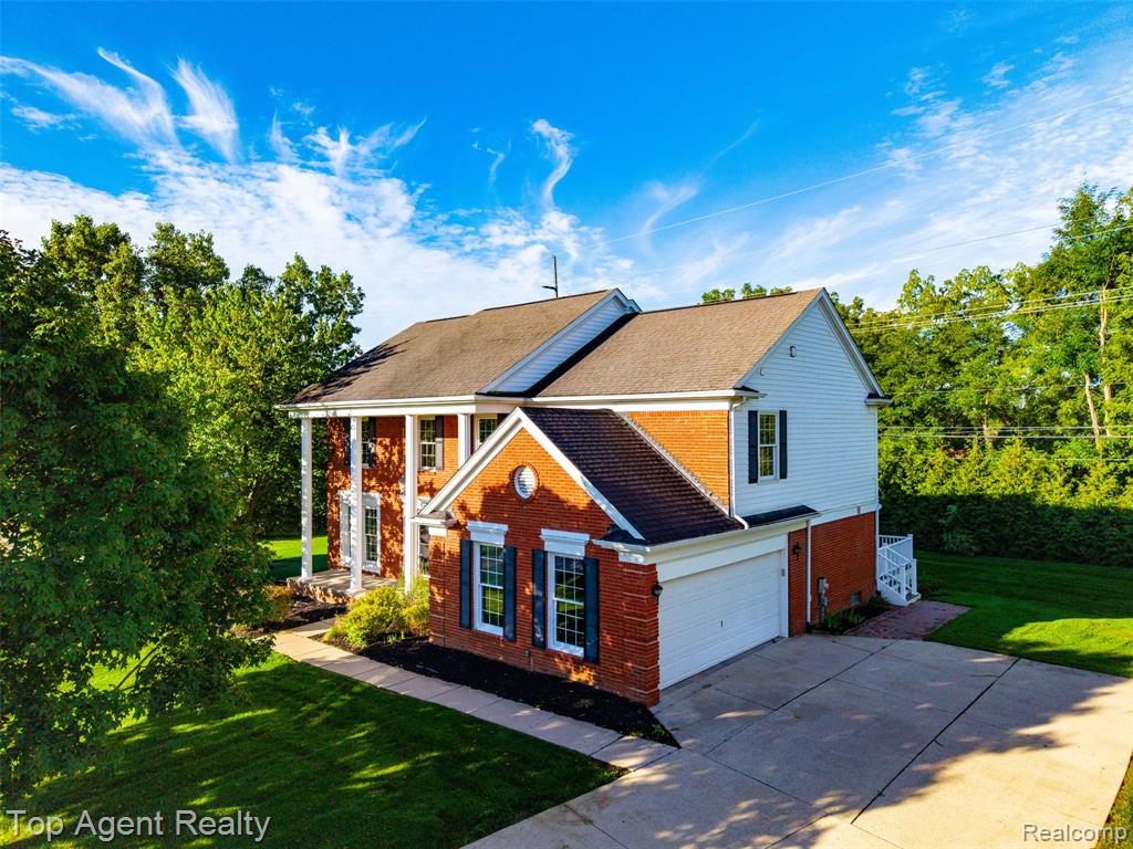 1727 Hillcrest Drive — photo