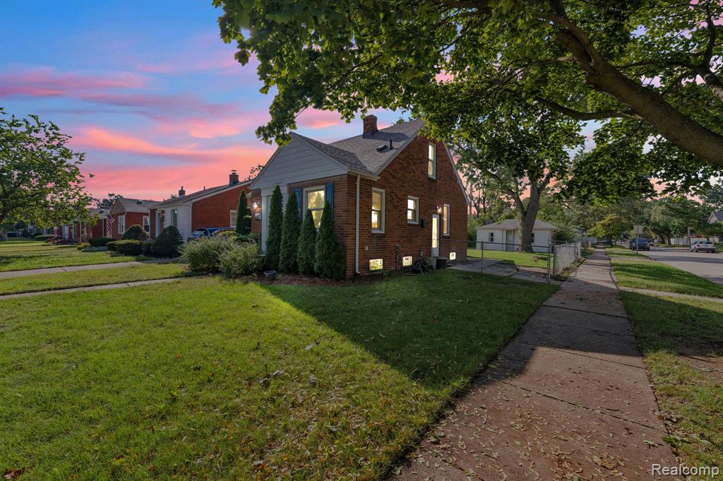 24163 Ross Street — photo