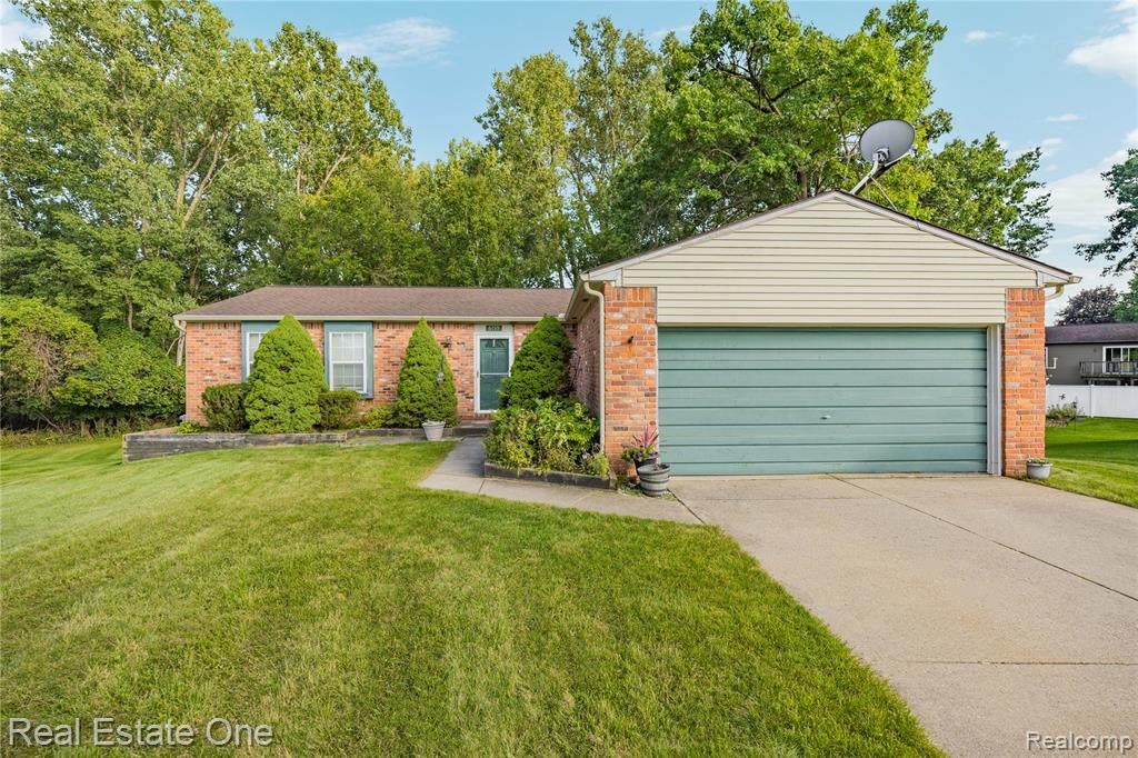 6159 Bay Court — photo