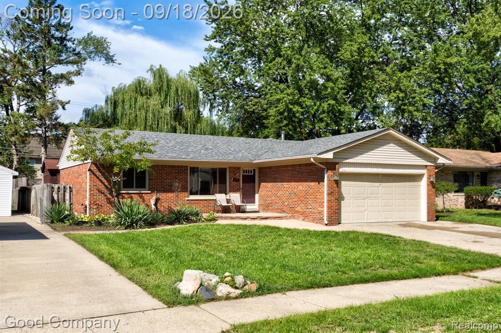 9035 Houghton Street — photo