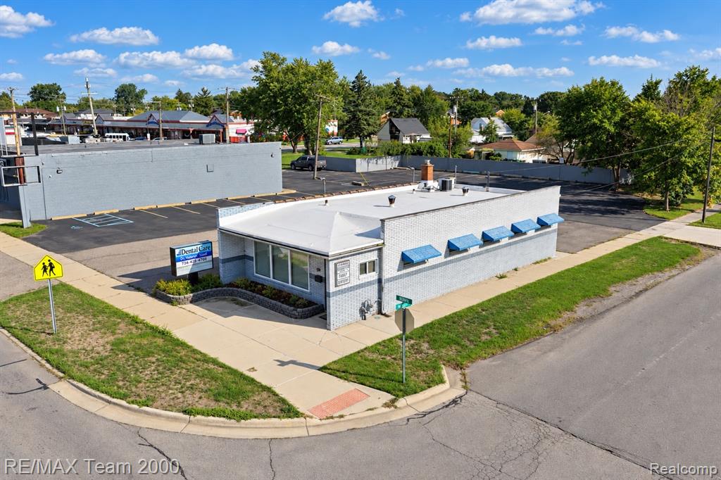 27459 Warren Road — photo