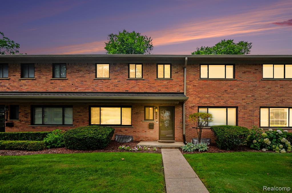 144 E Hickory Grove Road — photo