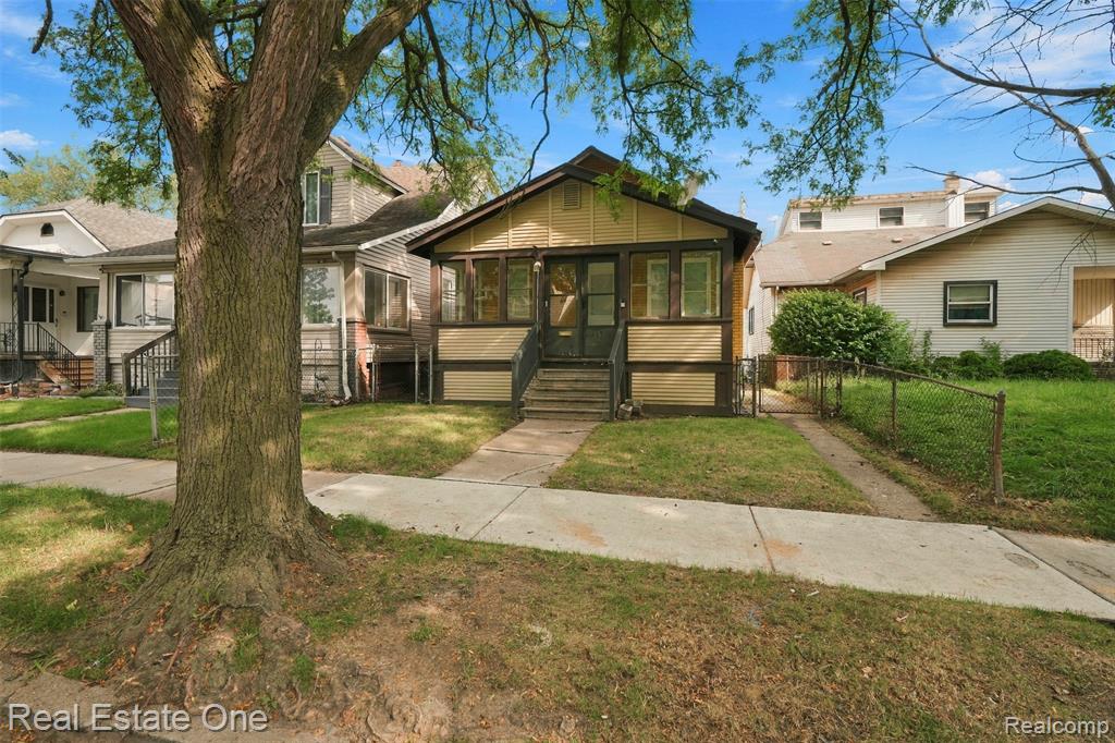 36 W Broadway Street — photo