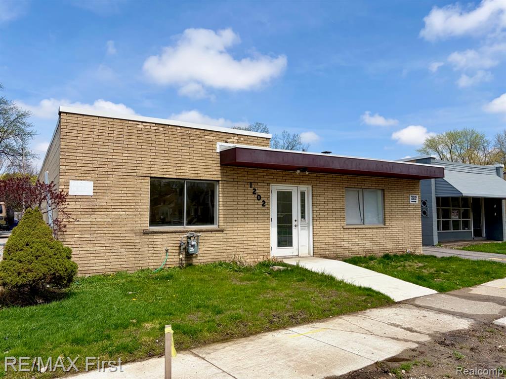 1202 Catalpa Drive — photo
