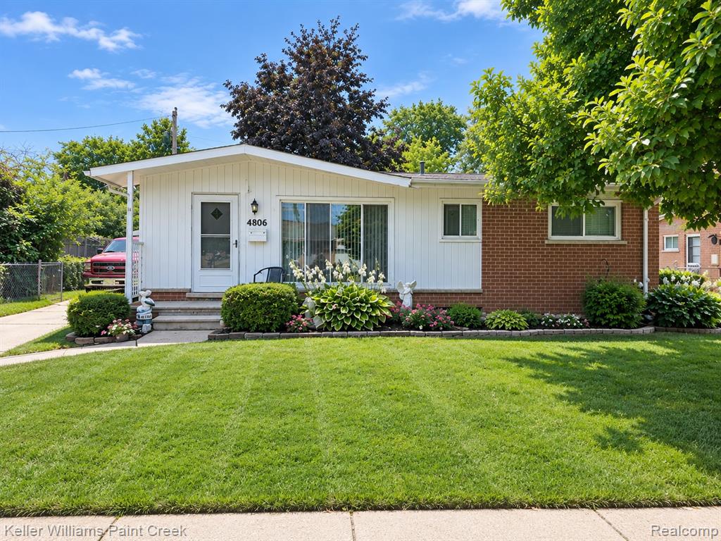 4806 Holmes Drive — photo