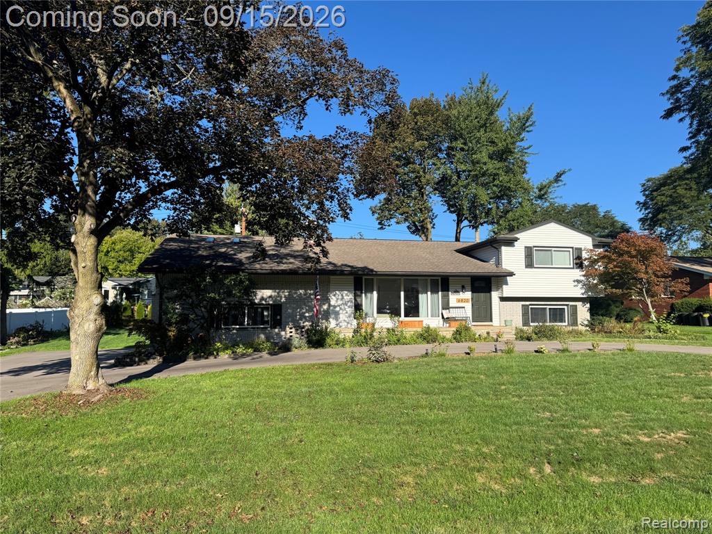 6820 White Pine Drive — photo